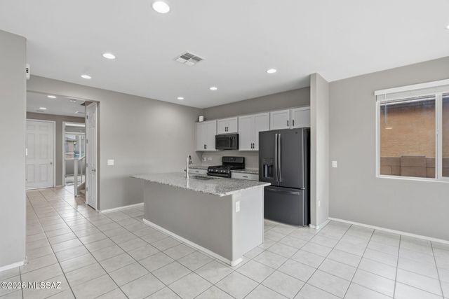 6693 E Via Arroyo Largo, Tucson, AZ 85756