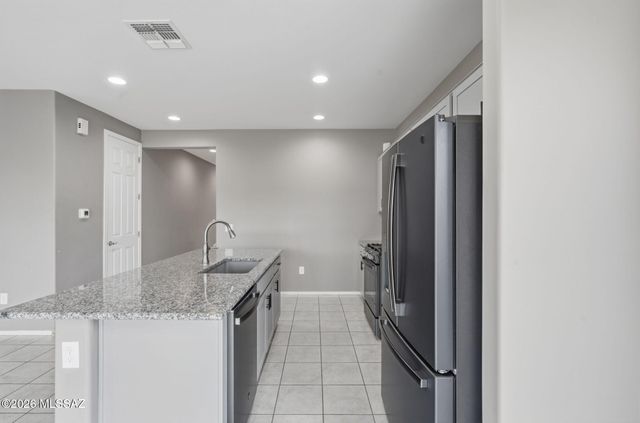 6693 E Via Arroyo Largo, Tucson, AZ 85756