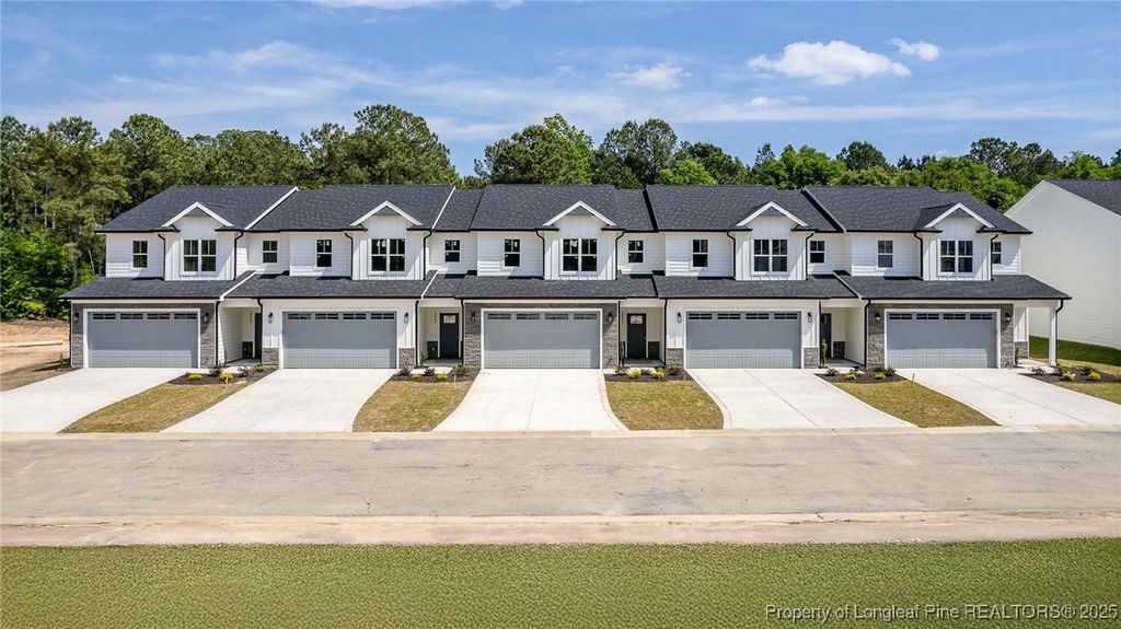 3026 Candlelight Drive, Fayetteville, NC 28311 — exterior