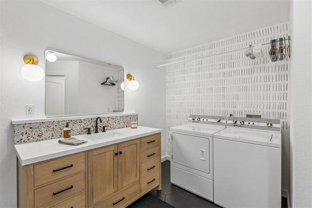 5658 NW Pioneer Circle, Norman, OK 73072
