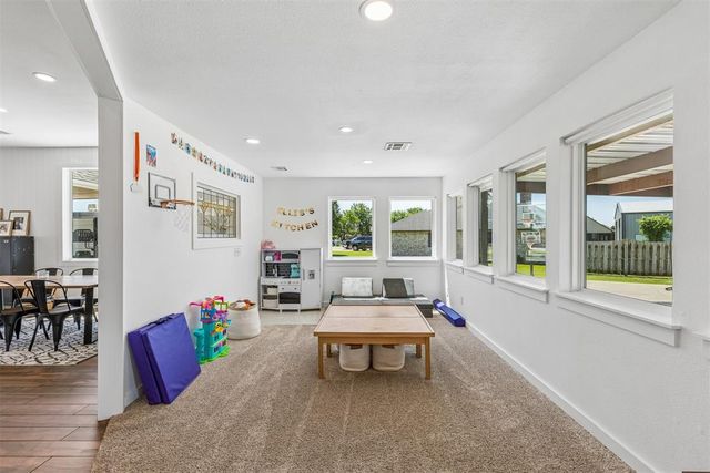5658 NW Pioneer Circle, Norman, OK 73072