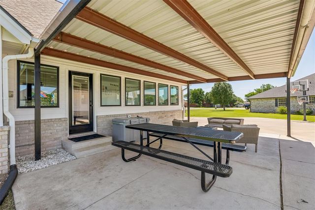 5658 NW Pioneer Circle, Norman, OK 73072