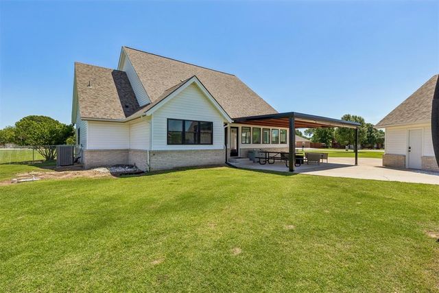 5658 NW Pioneer Circle, Norman, OK 73072
