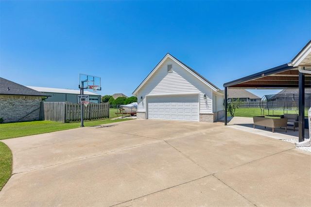 5658 NW Pioneer Circle, Norman, OK 73072