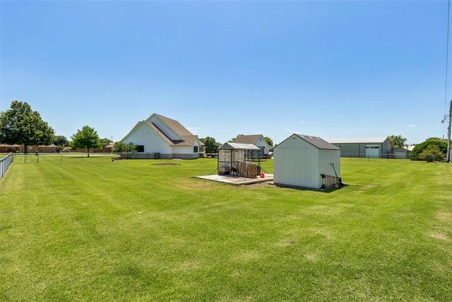 5658 NW Pioneer Circle, Norman, OK 73072