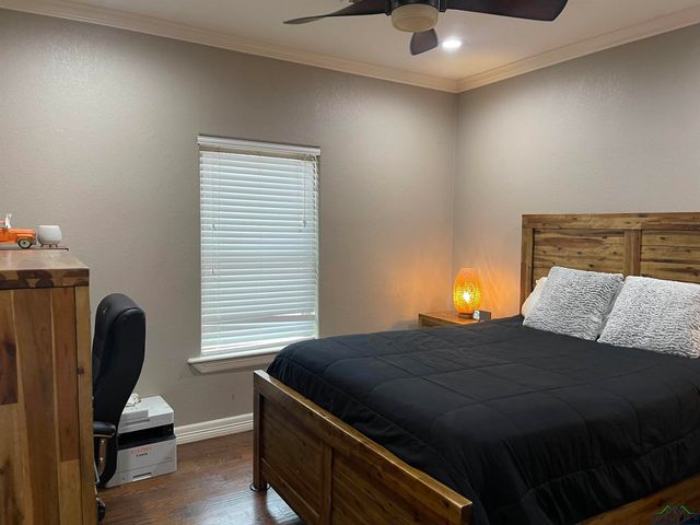 228 E Cassity, Carthage, TX 75633