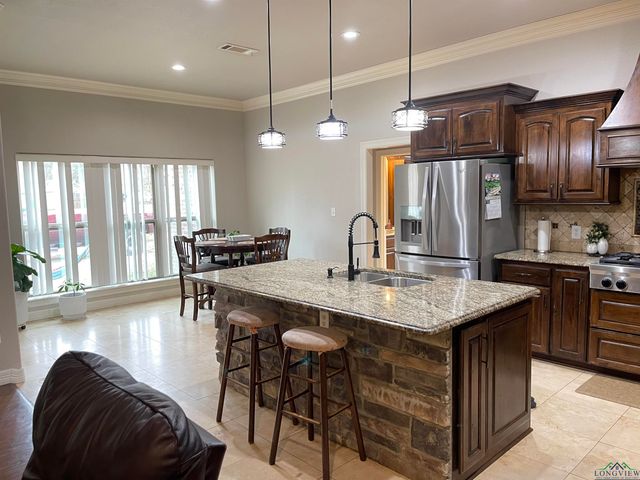 228 E Cassity, Carthage, TX 75633