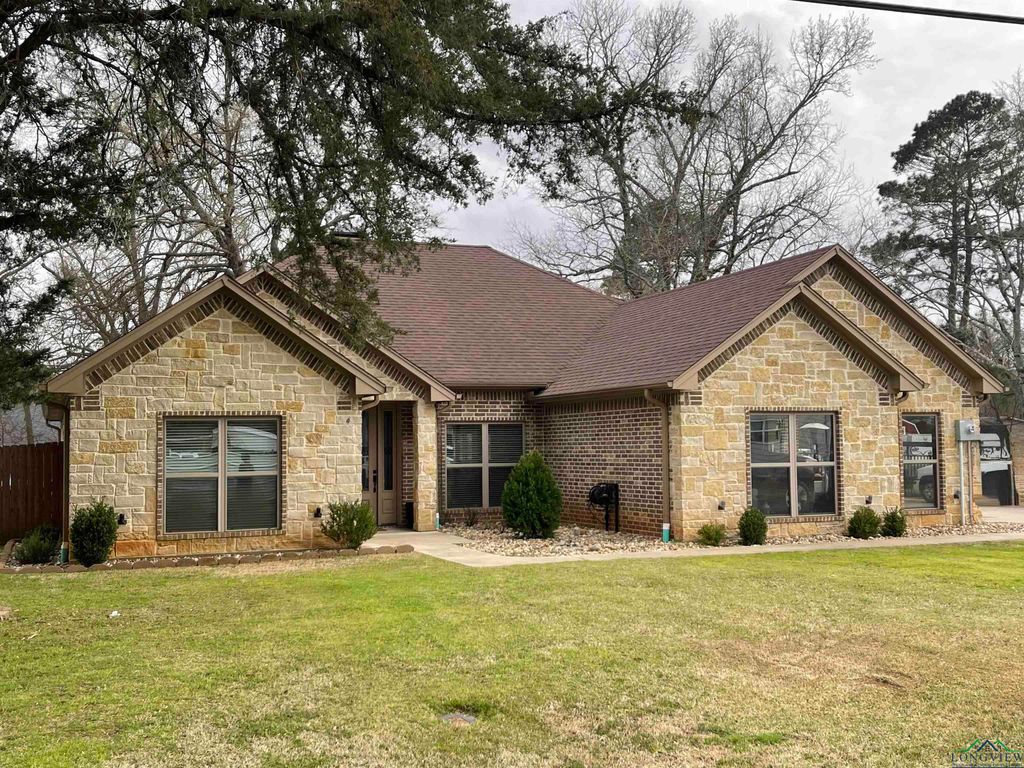 228 E Cassity, Carthage, TX 75633