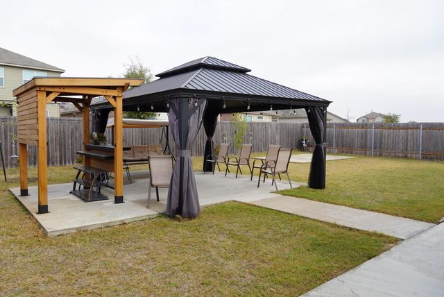 231 Milliner LOOP, Hutto, TX 78634