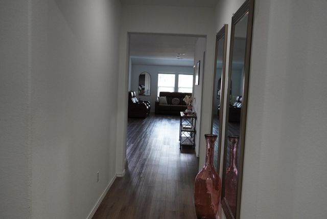 231 Milliner LOOP, Hutto, TX 78634