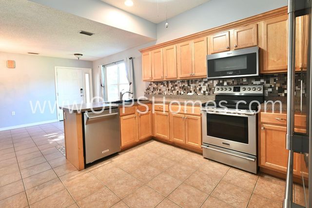 933 Scenic Oak Lane, Fort Walton Beach, FL 32547