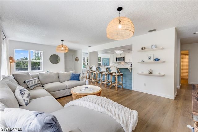 513 Club Side DR 1-513, Naples, FL 34110