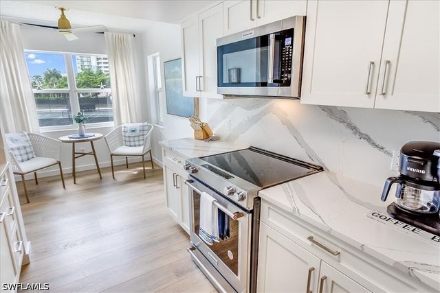 513 Club Side DR 1-513, Naples, FL 34110