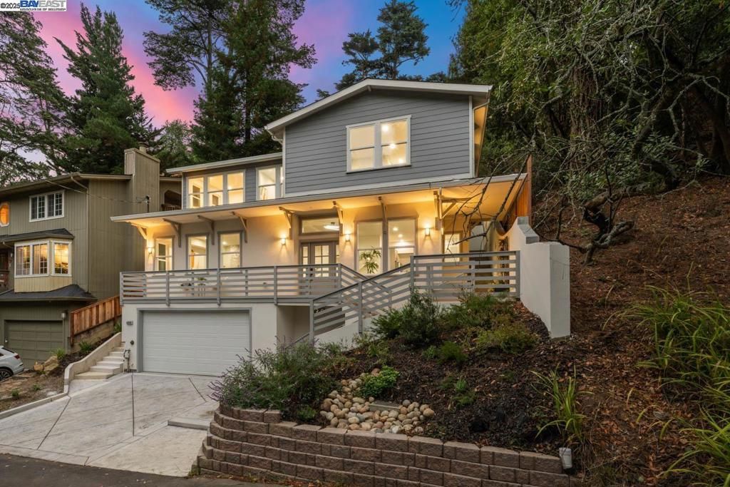 6868 Moore Dr, Oakland, CA 94611