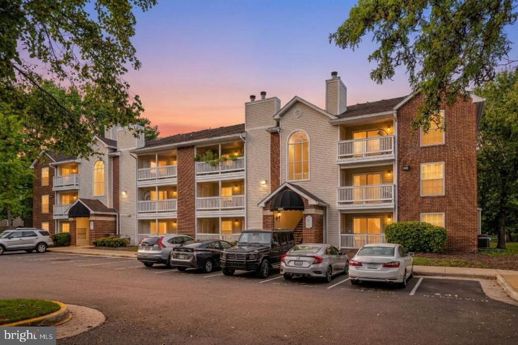 Image 1 of property listing at 1538 LINCOLN WAY #202A, Mclean, VA 22102