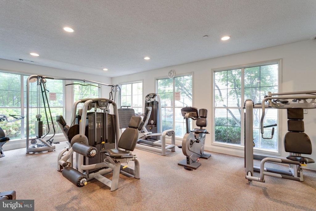 Image 11 of property listing at 1538 LINCOLN WAY #202A, Mclean, VA 22102