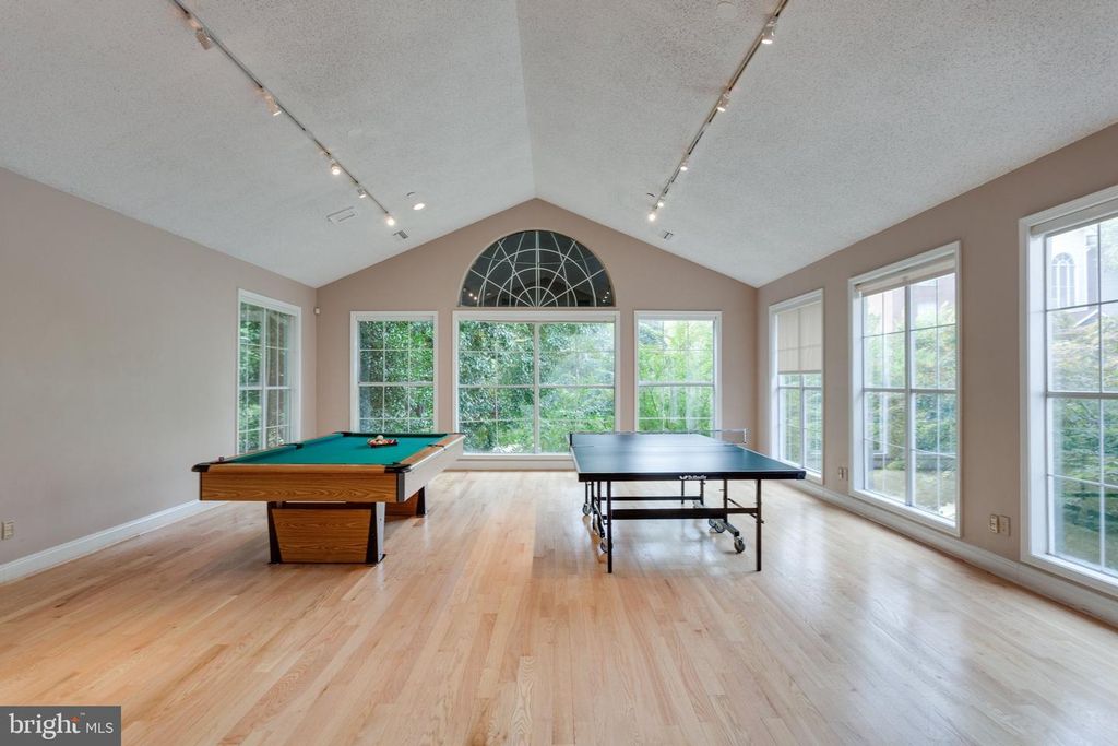 Image 12 of property listing at 1538 LINCOLN WAY #202A, Mclean, VA 22102
