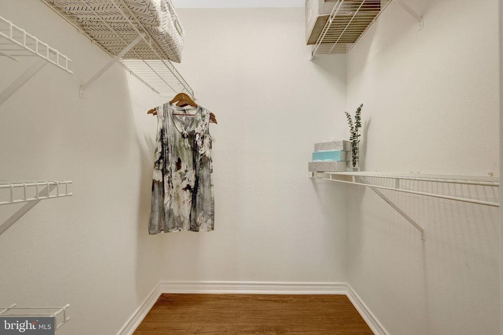 Image 6 of property listing at 1538 LINCOLN WAY #202A, Mclean, VA 22102