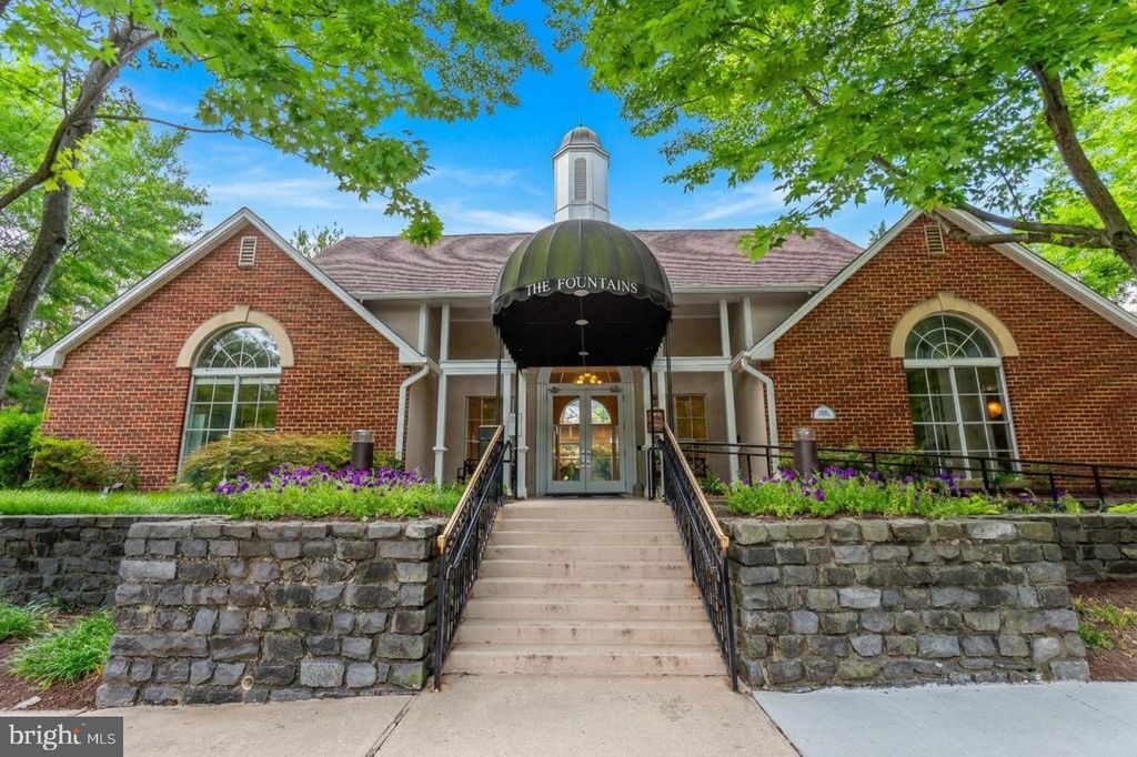 Image 9 of property listing at 1538 LINCOLN WAY #202A, Mclean, VA 22102