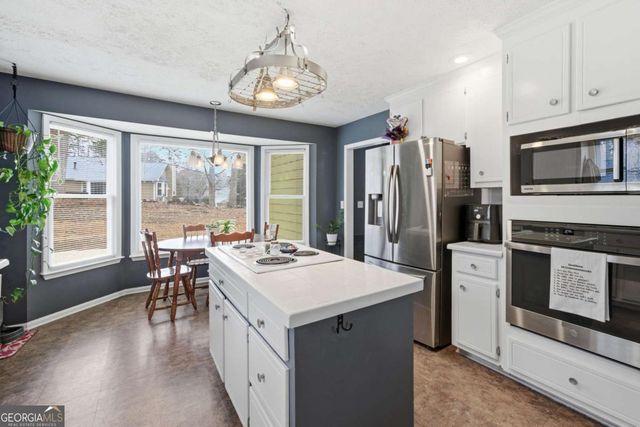 2215 Mills Wood Run, Canton, GA 30114