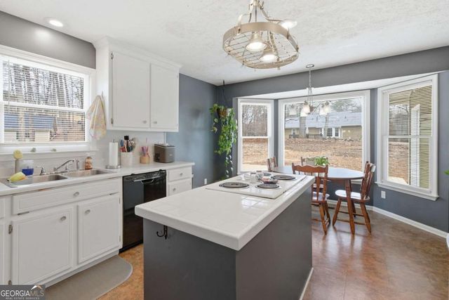 2215 Mills Wood Run, Canton, GA 30114