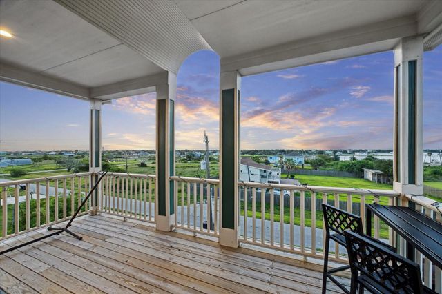 1026 20th Street, San Leon, TX 77539