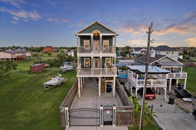 1026 20th Street, San Leon, TX 77539
