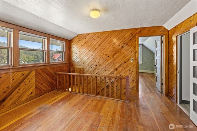 107 W Montana Avenue, Roslyn, WA 98941