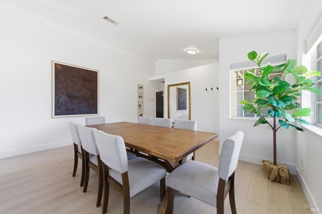 350 Jacaranda Dr, Suisun City, CA 94585