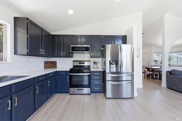 350 Jacaranda Dr, Suisun City, CA 94585