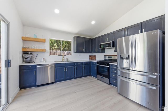 350 Jacaranda Dr, Suisun City, CA 94585