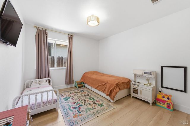 350 Jacaranda Dr, Suisun City, CA 94585