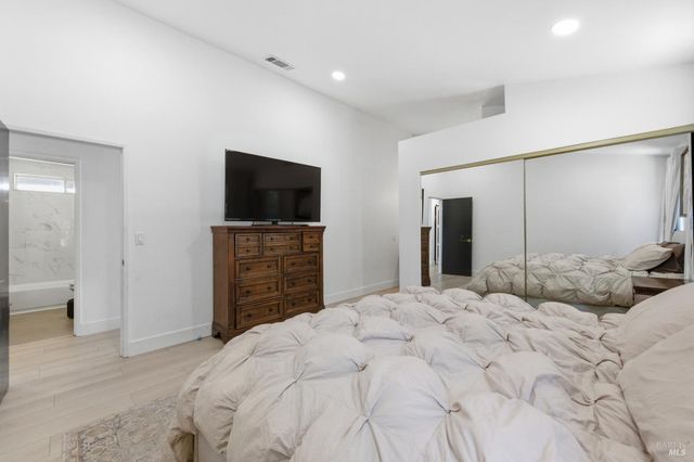 350 Jacaranda Dr, Suisun City, CA 94585