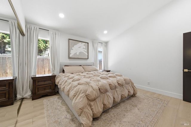 350 Jacaranda Dr, Suisun City, CA 94585