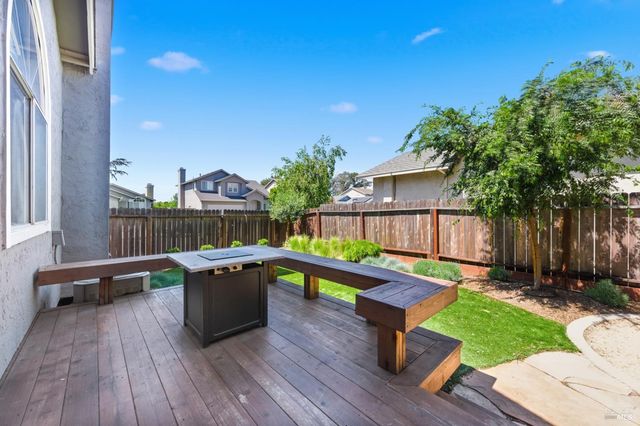 350 Jacaranda Dr, Suisun City, CA 94585