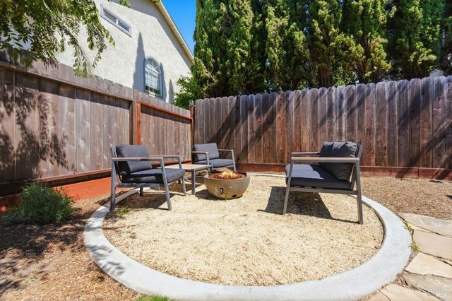 350 Jacaranda Dr, Suisun City, CA 94585