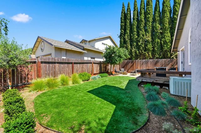 350 Jacaranda Dr, Suisun City, CA 94585