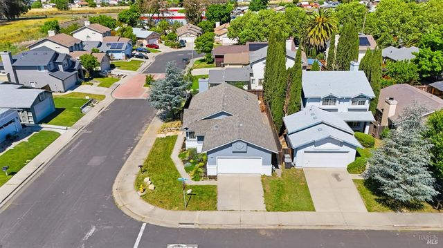 350 Jacaranda Dr, Suisun City, CA 94585