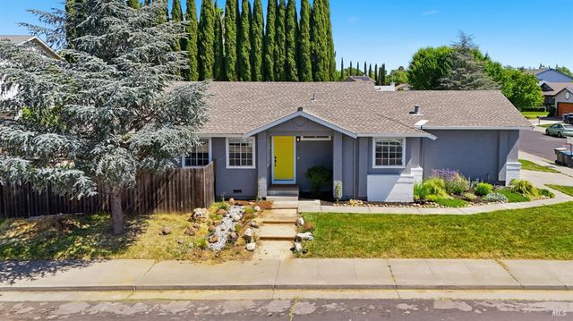 350 Jacaranda Dr, Suisun City, CA 94585