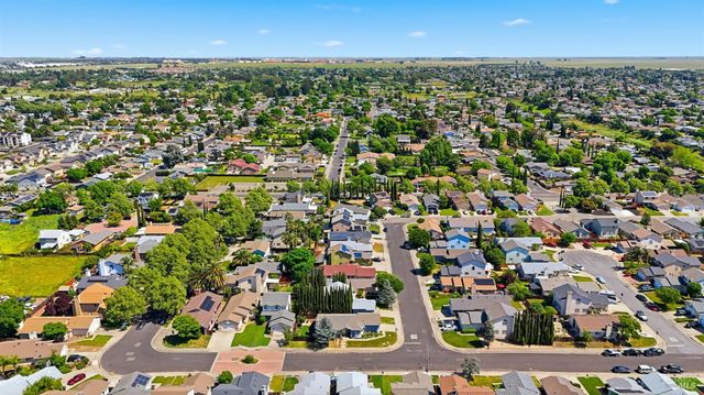 350 Jacaranda Dr, Suisun City, CA 94585