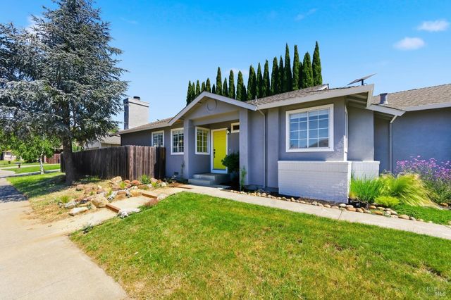 350 Jacaranda Dr, Suisun City, CA 94585