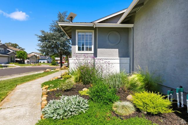 350 Jacaranda Dr, Suisun City, CA 94585