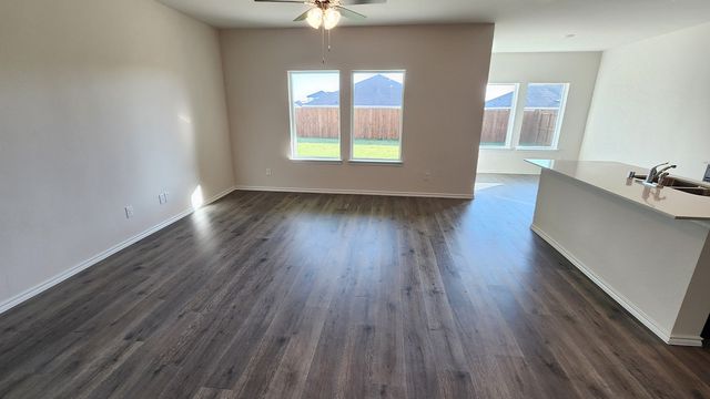 1214 Breezy Oak Drive, Nevada, TX 75173