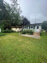 3319 Lakeview Street, Frenchtown Township, MI 48162