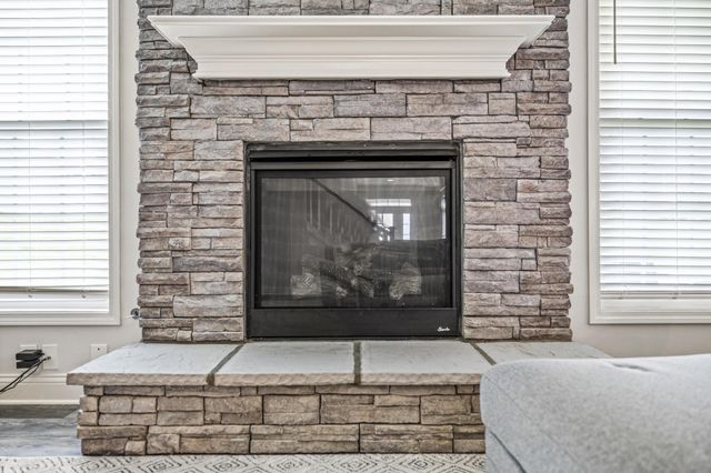 216 Blackthorn Drive, Nicholasville, KY 40356