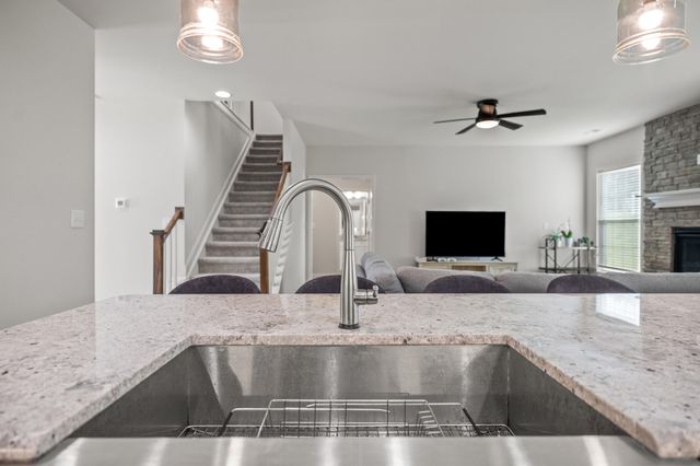 216 Blackthorn Drive, Nicholasville, KY 40356