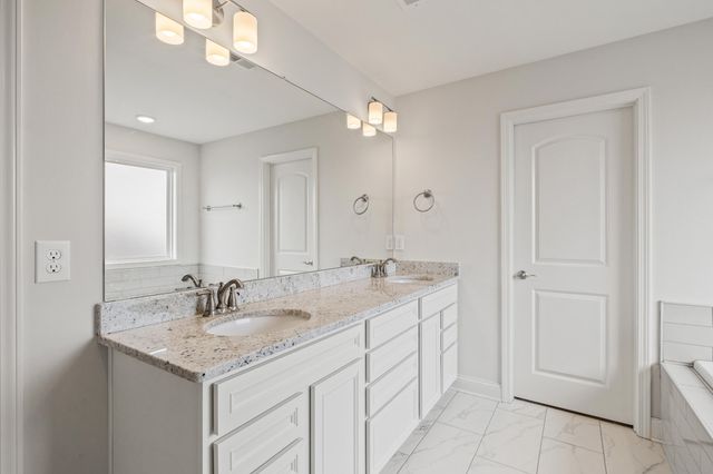 216 Blackthorn Drive, Nicholasville, KY 40356