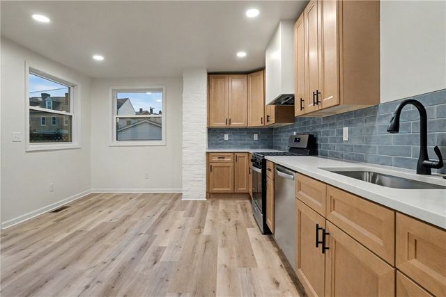 4562 Carroll, Bloomfield, PA 15224