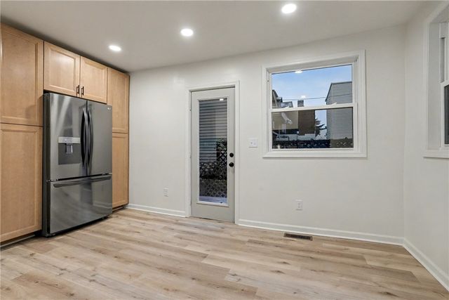 4562 Carroll, Bloomfield, PA 15224