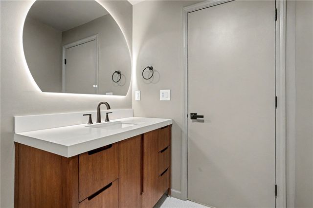 4562 Carroll, Bloomfield, PA 15224